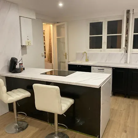 Apartment T2 Proche De La Toulon